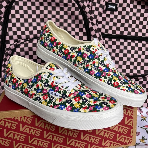Vans WMNS Authentic
Floral White
VN0009PVTBD
Sneakers - Picture 8 of 16